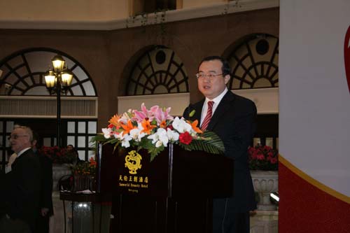 外交部新闻司举行新年招待会百余外国记者出席