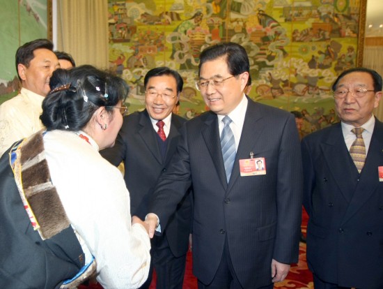 胡锦涛吴邦国温家宝等分别参加人大代表团审议